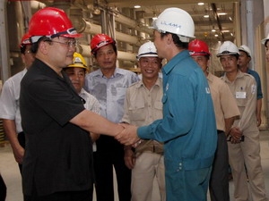 Deputy Prime Minister Hoang Trung Hai inspects the progress of Son La Hydropower Plant